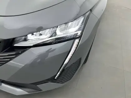 Photo 15 Peugeot 308  PureTech 130ch S&S EAT8