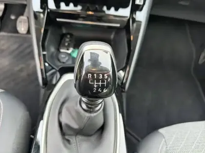 Photo 13 Peugeot 208  PureTech 100 S&S BVM6