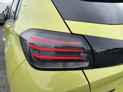 Photo 16 Peugeot 208  PureTech 100 S&S BVM6