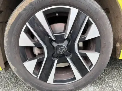 Photo 12 Peugeot 208  PureTech 100 S&S BVM6