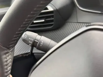 Photo 20 Peugeot 208  PureTech 100 S&S BVM6