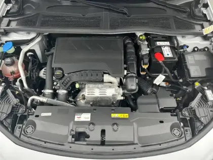Photo 23 Peugeot 308  PureTech 130ch S&S EAT8