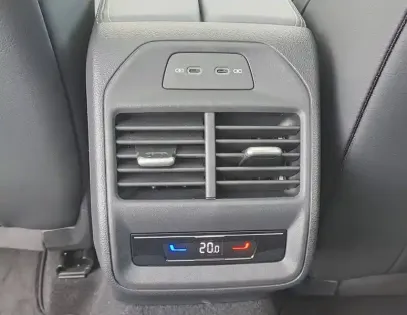 Photo 53 Volkswagen Passat  1.5 eTSI OPF 150 DSG7