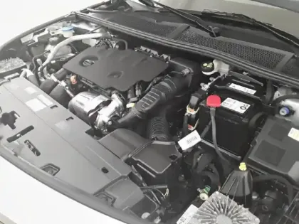 Photo 18 Opel Astra  Hybrid 180 ch BVA8