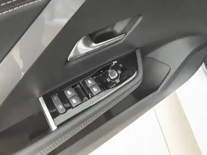 Photo 16 Opel Astra  Hybrid 180 ch BVA8