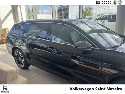 Photo 31 Volkswagen Passat  1.5 eTSI OPF 150 DSG7