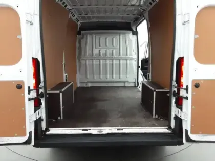 Photo 31 Peugeot Boxer  TOLE 3.0 T L2H2 BLUEHDI 120 S&S BVM6