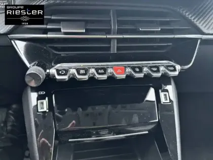 Photo 42 Peugeot 208  Electrique 50 kWh 136ch