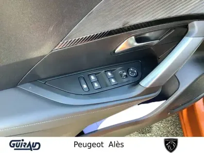 Photo 15 Peugeot 2008  PureTech 130 S&S BVM6