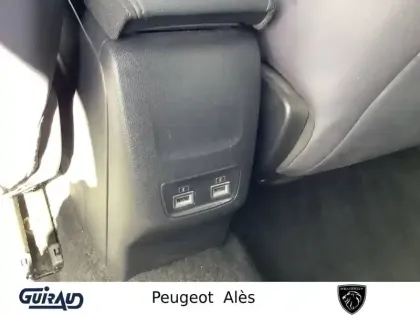 Photo 12 Peugeot 2008  PureTech 130 S&S BVM6