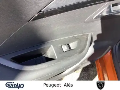 Photo 11 Peugeot 2008  PureTech 130 S&S BVM6