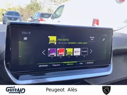 Photo 17 Peugeot 2008  PureTech 130 S&S BVM6