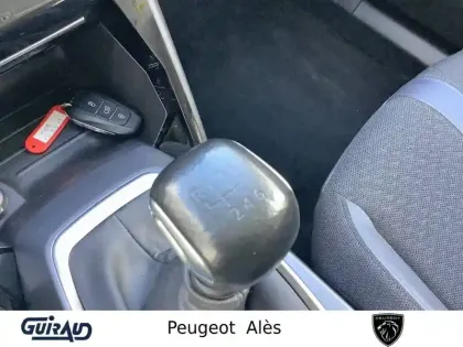 Photo 18 Peugeot 2008  PureTech 130 S&S BVM6