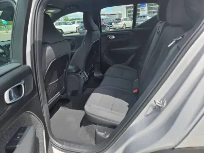 Photo 5 Volvo Xc40  Recharge 238 ch 1EDT