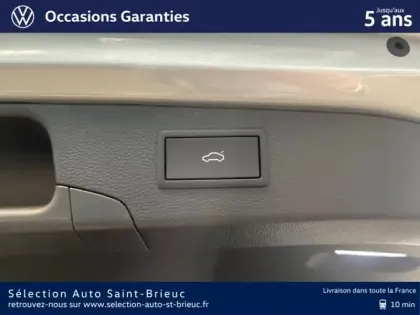 Photo 13 Volkswagen Passat  SW 1.5 eTSI 150ch Elegance DSG7