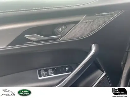 Photo 68 Jaguar F-Pace  2.0 - P400e PHEV AWD BVA8