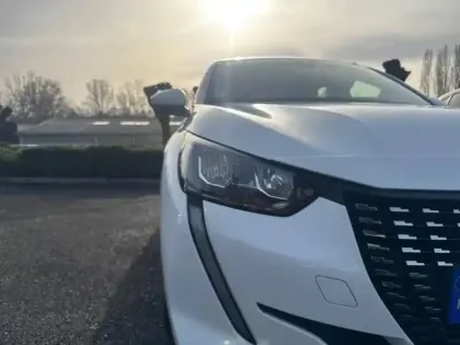 Photo 13 Peugeot 208  PureTech 75 S&S BVM5 Active