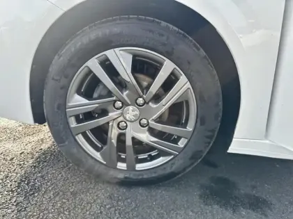 Photo 14 Peugeot 208  PureTech 75 S&S BVM5 Active