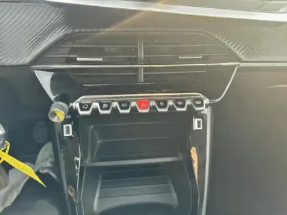 Photo 12 Peugeot 208  PureTech 75 S&S BVM5 Active