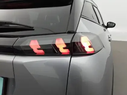 Photo 35 Peugeot 2008  BlueHDi 130 S&S EAT8