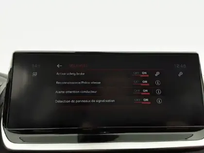 Photo 48 Peugeot 2008  BlueHDi 130 S&S EAT8