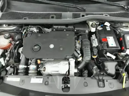 Photo 33 Peugeot 2008  BlueHDi 130 S&S EAT8