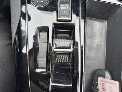 Photo 13 Peugeot 5008  Hybrid 136 e-DCS6