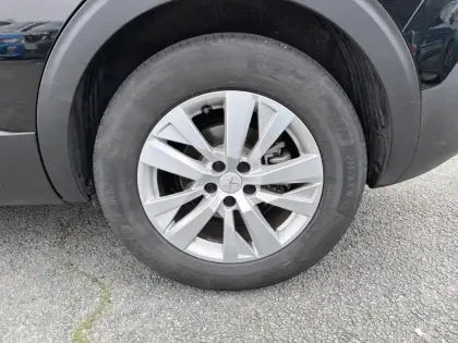 Photo 12 Peugeot 5008  Hybrid 136 e-DCS6