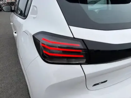 Photo 36 Peugeot 208  PureTech 75 S&S BVM5