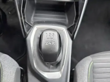 Photo 33 Peugeot 208  PureTech 75 S&S BVM5