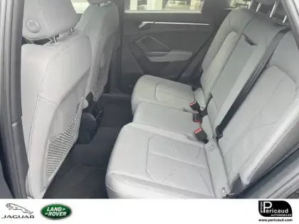 Photo 32 Audi Q3  45 TFSIe 245 ch S tronic 6