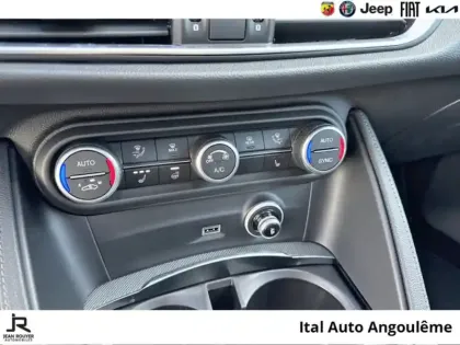 Photo 12 Alfa Romeo Stelvio  2.2 Diesel 210ch Competizione Q4 AT8