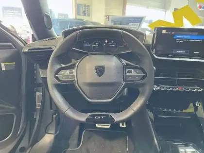 Photo 31 Peugeot 2008  Electrique 50 kWh 136 ch