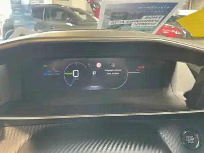 Photo 32 Peugeot 2008  Electrique 50 kWh 136 ch