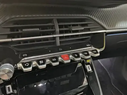 Photo 40 Peugeot 2008  Electrique 50 kWh 136 ch