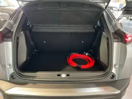 Photo 28 Peugeot 2008  Electrique 50 kWh 136 ch