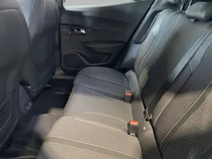 Photo 34 Peugeot 2008  Electrique 50 kWh 136 ch