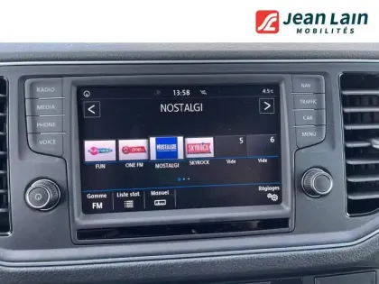 Photo 33 Volkswagen Crafter e- VAN 35 L3H3 136 CH BVA