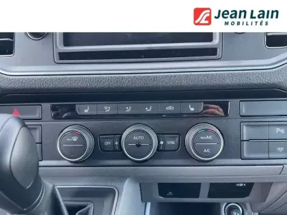 Photo 32 Volkswagen Crafter e- VAN 35 L3H3 136 CH BVA