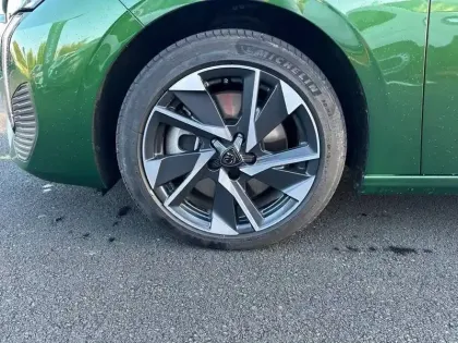 Photo 12 Peugeot 308  PHEV 180 e-EAT8