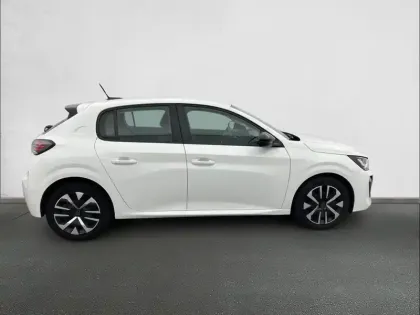 Photo 43 Peugeot 208  PureTech 75 S&S BVM5