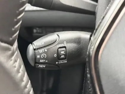 Photo 34 Peugeot 208  PureTech 75 S&S BVM5