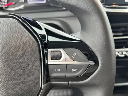Photo 58 Peugeot 208  PureTech 75 S&S BVM5
