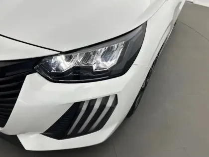 Photo 55 Peugeot 208  PureTech 75 S&S BVM5