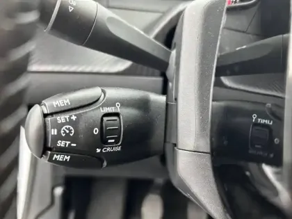 Photo 59 Peugeot 208  PureTech 75 S&S BVM5