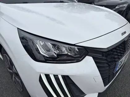 Photo 15 Peugeot 208  PureTech 75 S&S BVM5