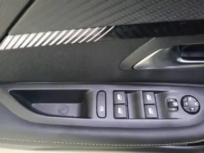 Photo 57 Peugeot 208  PureTech 100 S&S BVM6