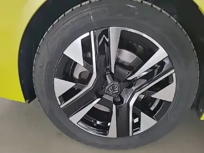 Photo 43 Peugeot 208  PureTech 100 S&S BVM6