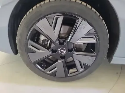 Photo 12 Opel Corsa  Electrique 156 ch & Batterie 51 kWh