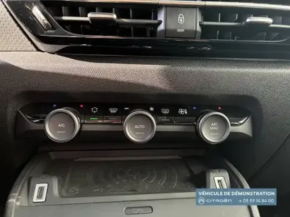 Photo 55 Citroën C4 e- 136 ch Automatique